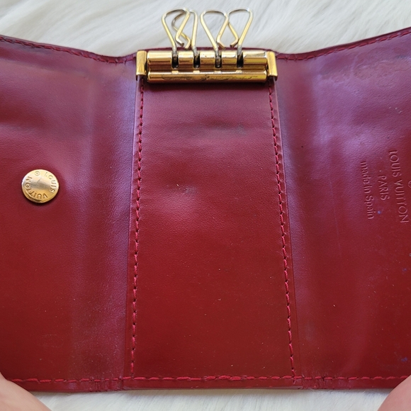 🔑 Louis Vuitton Vernis Red 4 Key Holder - Picture 11 of 16